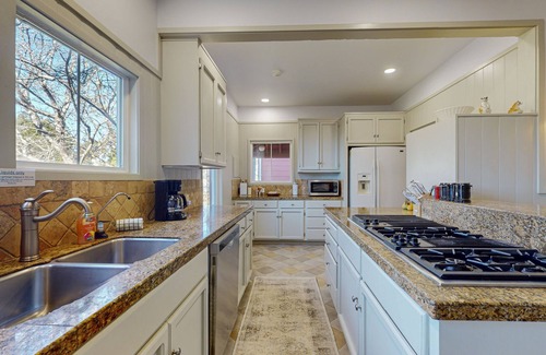 Mendocino House | Spacious home on Big River with river views, Hot tub, 2 kitchens, streaming