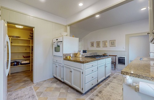 Mendocino House | Spacious home on Big River with river views, Hot tub, 2 kitchens, streaming