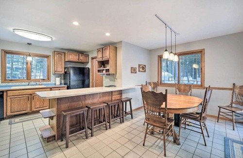 Chetek House | Spacious Home w/Deck on Lake Chetek!