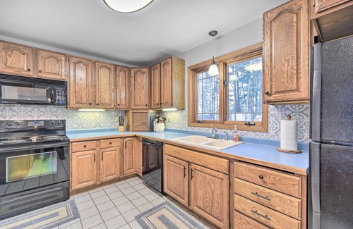 Chetek House | Spacious Home w/Deck on Lake Chetek!