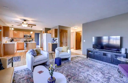McArdle House | Spacious home w/Playground: Patio, BBQ, WiFi in charming Omaha
