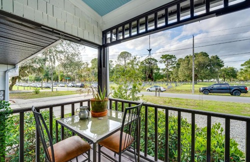 Mount Dora House | Spacious Home with Florida Room about 1 Mi to Lake Dora!