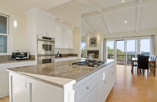 Geyserville House | Spacious Home with Great View and New Infinity Pool/Hot Tub!