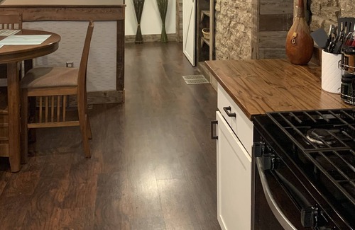 Hannibal House | Spacious home with hot tub — 8 minutes downtown Hannibal!