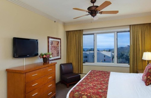 Tahoe Village Hotel | Spacious Home with Stunning Views of Sierra Mountains & Trails