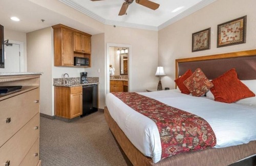 Tahoe Village Hotel | Spacious Home with Stunning Views of Sierra Mountains & Trails