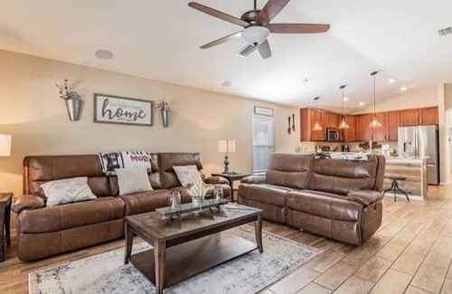 Wesley Chapel House | Spacious house in Wesley Chapel/Sleeps 10/fenced yard