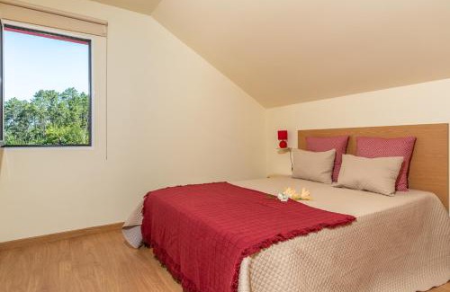 Prazeres House | Spacious House with Pool in Prazeres