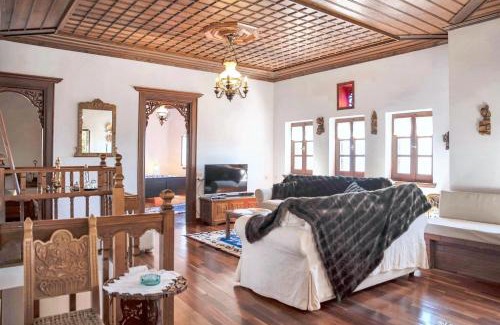 Makrynitsa House | Spacious house with sea view in Volos