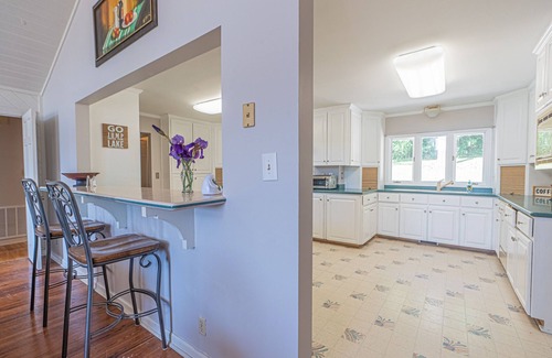 Milledgeville House | Spacious Lakefront house! Deep water. Great location!