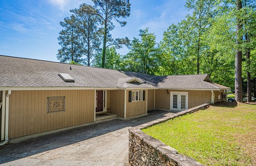 Milledgeville House | Spacious Lakefront house! Deep water. Great location!