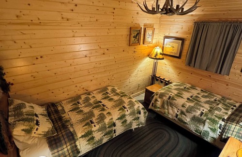 Remer Cabin | Spacious lodge with cabins in charming Remer/Longville with WiFi, AC