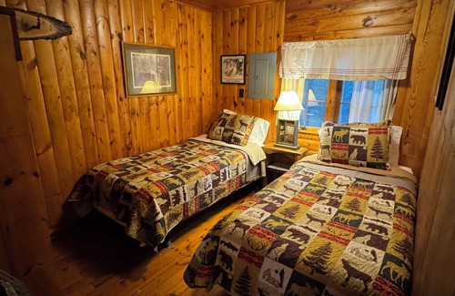 Remer Cabin | Spacious lodge with cabins in charming Remer/Longville with WiFi, AC