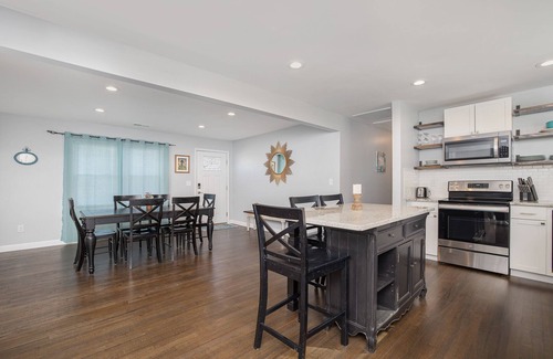 Stallings House | Spacious Matthews Getaway | Large Patio, Parking