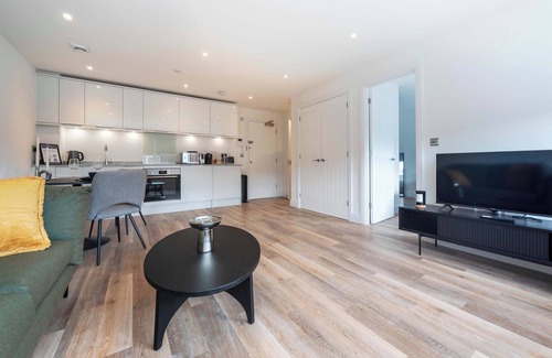 Gravesend Apartment | Spacious & Modern 1 Bedroom Apartment in Gravesend