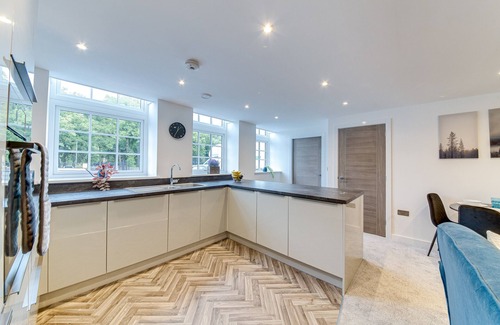 Worksop House | Spacious & Modern 2-Bedroom House