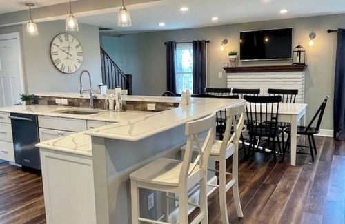 Howland Corners House | Spacious, Modern 4 BR/3 Bath Home