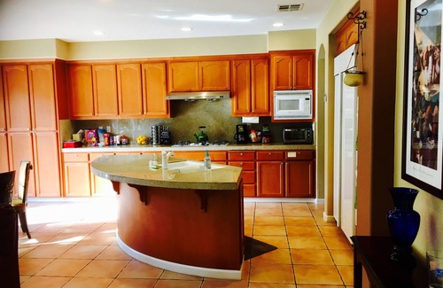 Silver Creek House | Spacious Modern Home/Big Backyard/Close to Downtown, Levis, SAP, Avaya Stadiums