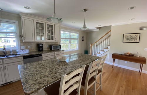 Narragansett House | Spacious MODERN Narragansett Beach House with Water Views & Great Guest Reviews!