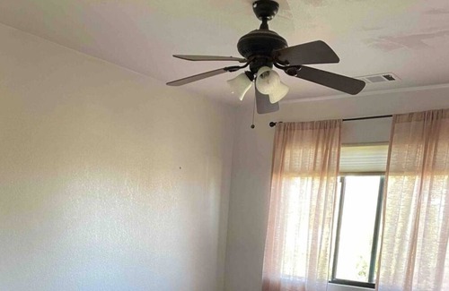 Redding House | Spacious Modern w/hot tub pool 4BD/3BR