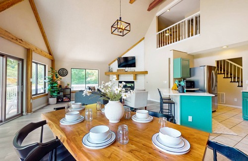 Sevierville Cabin | Spacious mountain cabin with pickleball court, hot tub, firepit, and game room