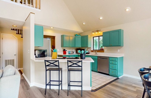 Sevierville Cabin | Spacious mountain cabin with pickleball court, hot tub, firepit, and game room