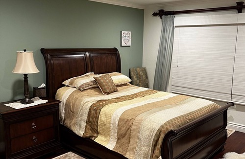 Crossgate Resort | Spacious newly remodeled indoor/outdoor space. Walking distance hikiing trails