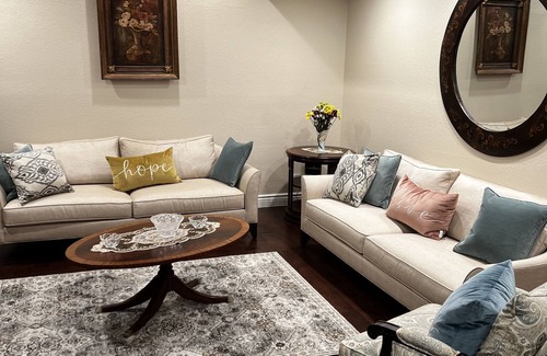 Crossgate Resort | Spacious newly remodeled indoor/outdoor space. Walking distance hikiing trails