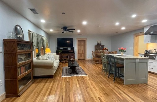 Athens House | Spacious, newly remodeled home with a large porch and 8 min from downtown Athens