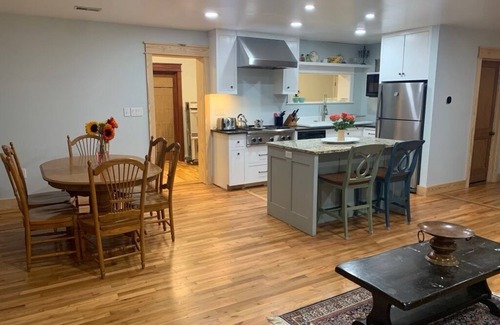 Athens House | Spacious, newly remodeled home with a large porch and 8 min from downtown Athens