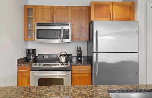 West End Apartment | Spacious One Bed Apartment in Historic West End