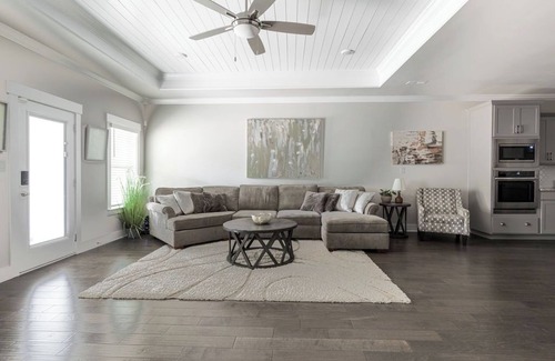 Belle Mina House | Spacious One Level Ranch Style Luxury Townhouse