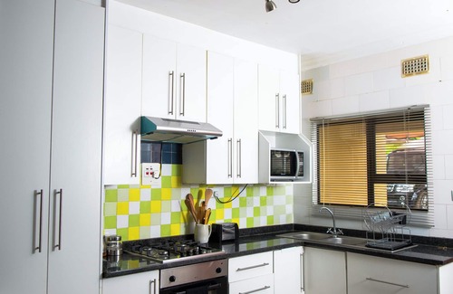 Lusaka Apartment | Spacious open plan 3-bedroom apartment, WiFi and power back-up in vibrant Lusaka