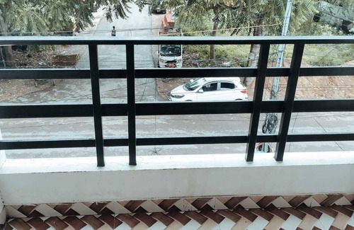 Gomti Nagar Apartment | Spacious Peaceful Apartment for Two Families in Lucknow