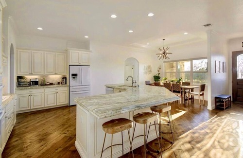 Brushy Bend Park House | Spacious Pet-Friendly: Quiet, 2 Kitchens, 2 Living Rooms