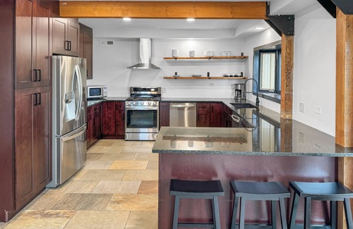 Otoe County House | Spacious & Picturesque - BB Court, Hot Tub, Beach & Pond, Fire Pits - Renovated!