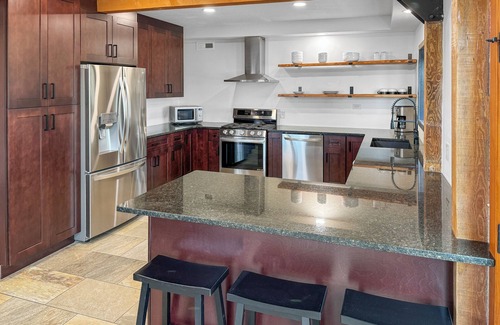 Otoe County House | Spacious & Picturesque - BB Court, Hot Tub, Beach & Pond, Fire Pits - Renovated!