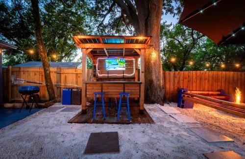 Lake Magdalene House | Spacious pool home minutes to downtown and all attractions