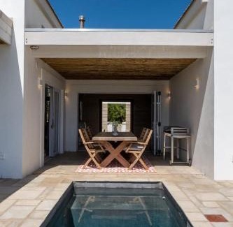 McGregor House | Spacious Post-and-Beam Marvel in quiet McGregor