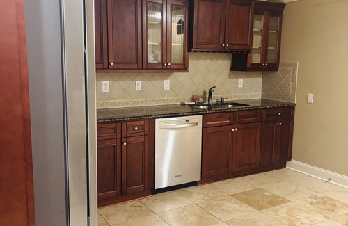 Suwanee House | Spacious Private Basement Apartment in Upscale Gated Community