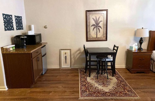 Merced Manor Apartment | Spacious Private Suite * Free Parking * Parks/Boating/Golf