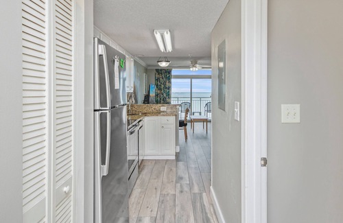 Myrtle Beach Condo | Spacious REAL 1 bedroom condo in enjoyable Myrtle Beach with Pools, Lazy River