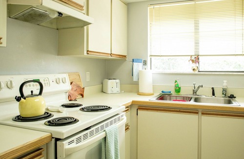 New Smyrna Beach Condo | Spacious, relaxing 3 bedroom condo in Sea Woods across the street from the beach