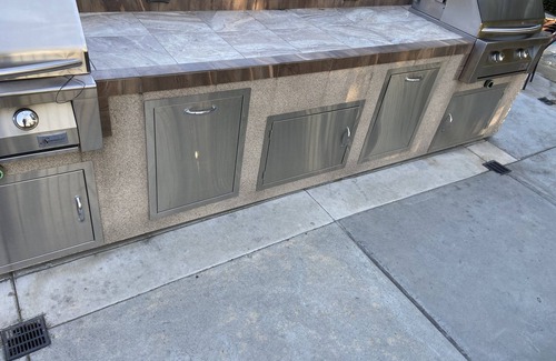 Turtle Rock Apartment | Spacious Relaxing Upscale Studio prestigious Neighborhood