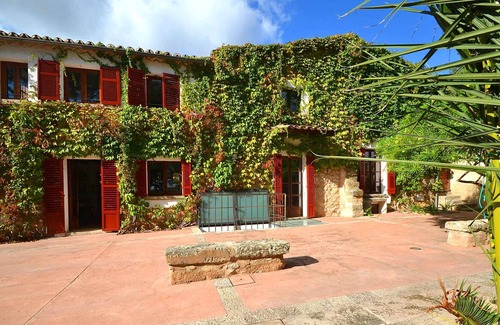 Consell House | Spacious renovated house with pool in Consell up to 12 people