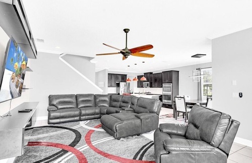 St Johns River Estates House | Spacious Resort-Style Getaway by St. Johns River!