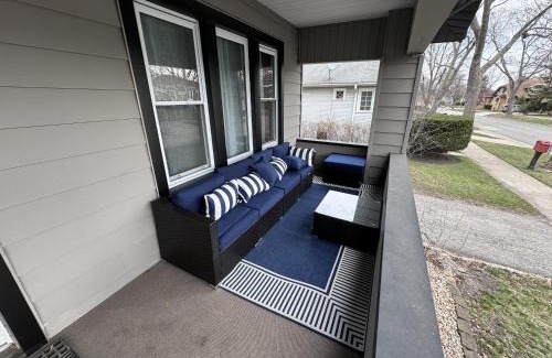 Des Plaines House | Spacious Retreat Near Convention Centers home