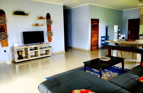 Lusaka Central House | Spacious Retreat w/Pool, Solar Power & Pet-Friendly-Sleeps 10