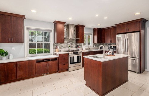 Knolls Thomas House | Spacious Retreat with Outdoor Patio - Columbus