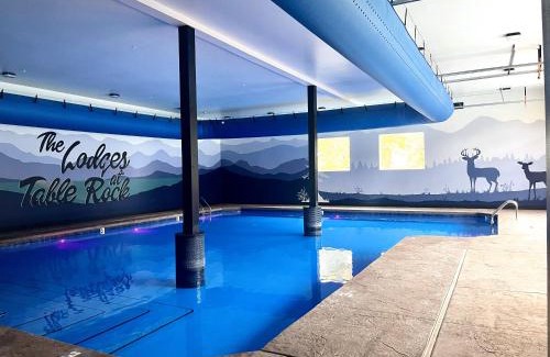 Indian Point House | Spacious Rustic Elm Lodge